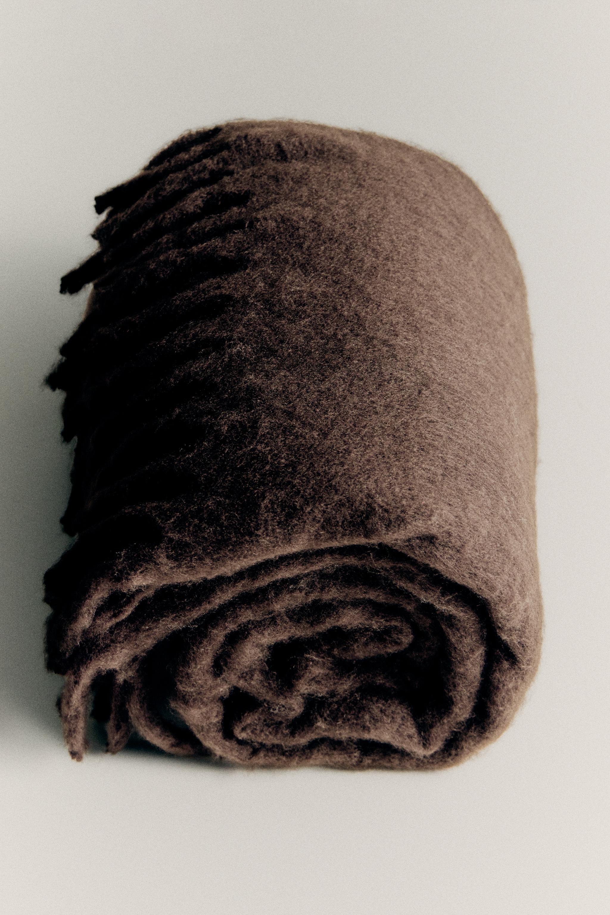 MOHAIR EFFECT BLANKET